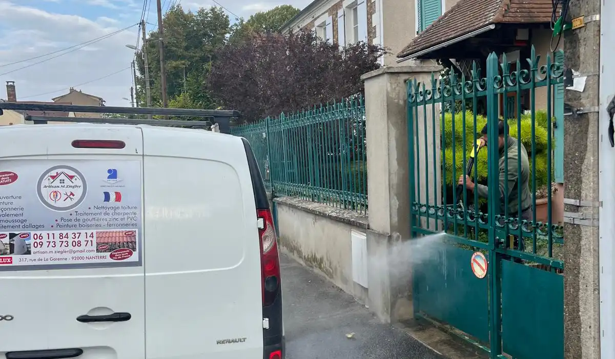 nettoyage haute pression d'un portail en fer
